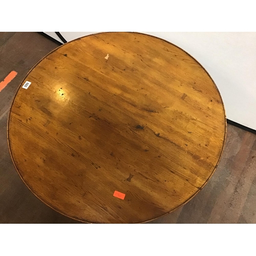 660 - GOOD QUALITY OAK CIRCULAR COFFEE TABLE A/F
D 36