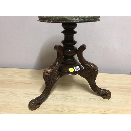 676 - VICTORIAN MAHOGANY REVOLVING PIANO STOOL (IN NEED OF REPAIR)
H 19