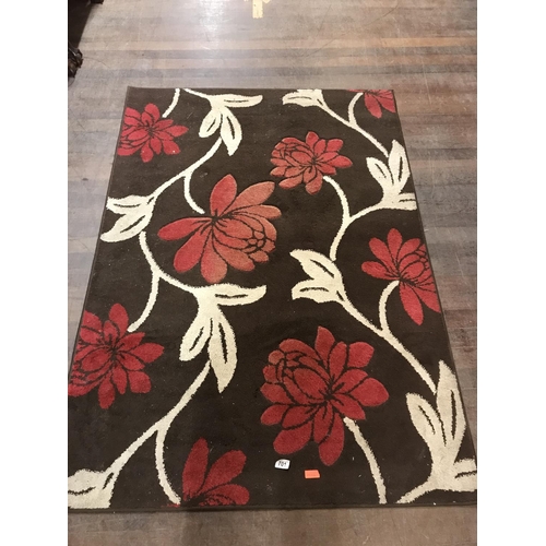 701 - PATTERNED CARPET
67 X 47