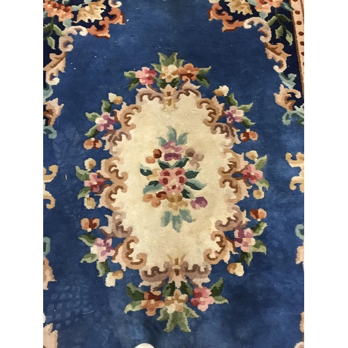 716 - VINTAGE  PATTERNED RUG
85 X 52