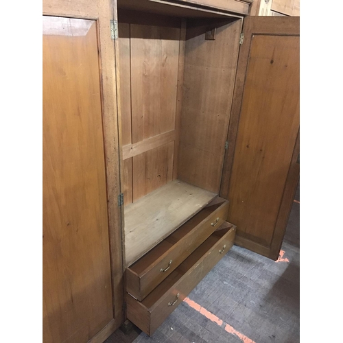 724 - VICTORIAN OAK FITTED DOUBLE WARDROBE
45 X 20