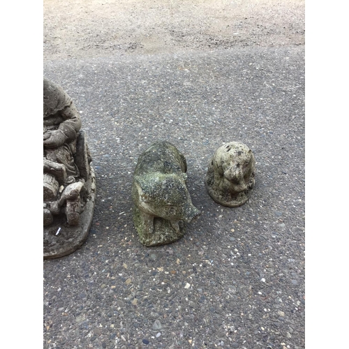 1 - QTY OF VINTAGE GARDEN ORNAMENTS TO INCLUDE GARDEN GNOME, PIGS, BIRDS ETC - 9 ITEMS IN LOT