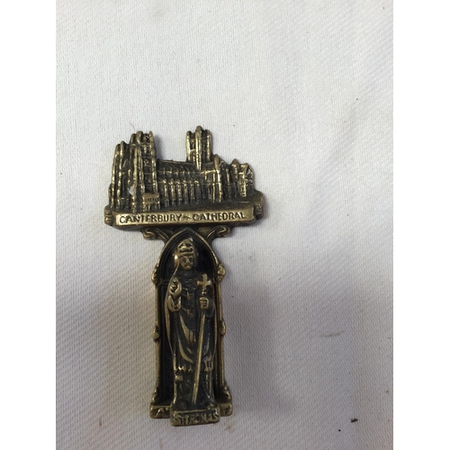 22 - MODERN BRASS SCHOOL BELL, TOASTING FORKS & 4 BRASS DOOR KNOCKERS