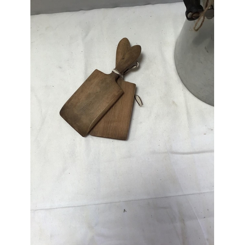 41 - VINTAGE MILBRO WATERLESS COOKER & PAIR OF BUTTER PATS