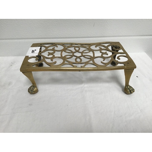 20 - VICTORIAN BRASS TRIVET, VICTORIAN COPPER KETTLE & WRITING BOX (A/F)