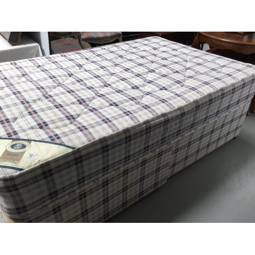 183 - 4FT 6 DIVAN BED