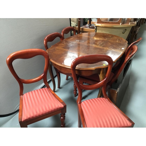 186 - REPRODUCTION DINING TABLE WITH 1 LEAF A/F AND 6 REPRODUCTION MAHOGANY DINING CHAIRS - 56