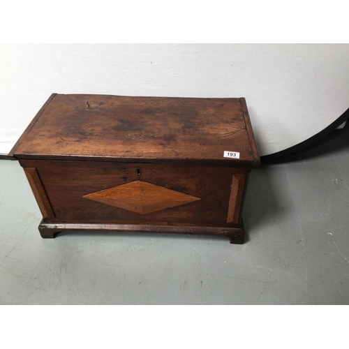 193 - EARLY OAK COFFER BACH
25