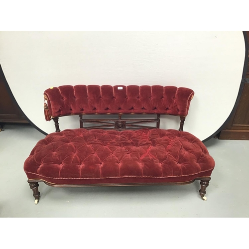 204 - VICTORIAN BUTTON BACKED MAHOGANY FRAMED WINDOW SOFA
54