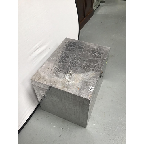 207 - REPRODUCTION SILVER LINEN BOX
18