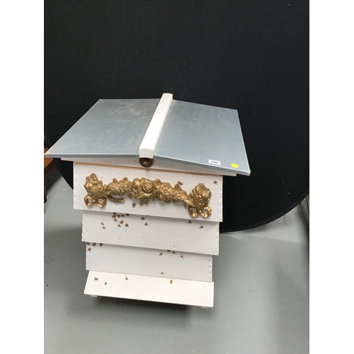209 - BEE HIVE STORAGE CABINET
32
