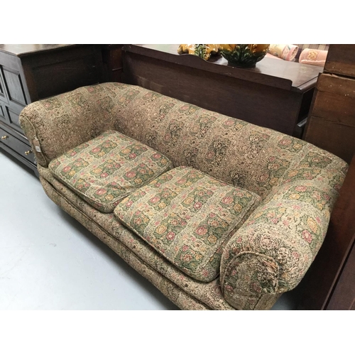 230 - VICTORIAN UPHOLSTERED CHESTERFIELD SETTEE A/F
71