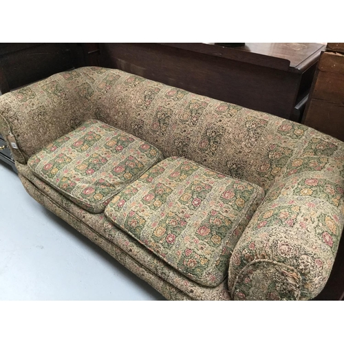 230 - VICTORIAN UPHOLSTERED CHESTERFIELD SETTEE A/F
71