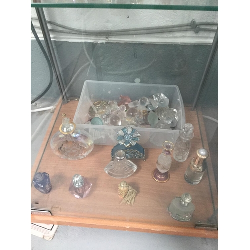 89 - LARGE COLLECTION OF PERFUME BOTTLES