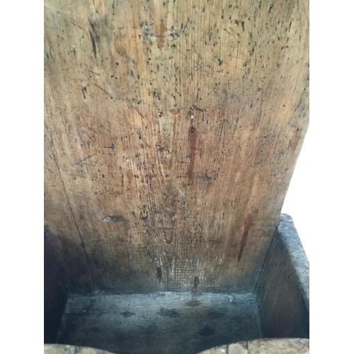 99 - EARLY PINE SALT BOX