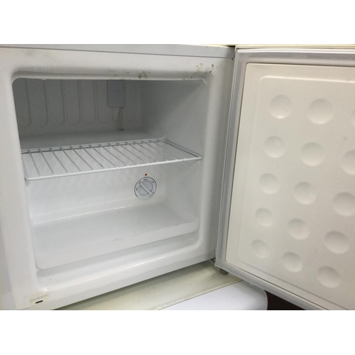 290 - TABLE TOP FREEZER