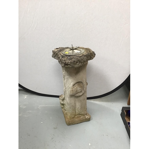 203 - GARDEN PEDESTAL WITH SUN DIAL TOP