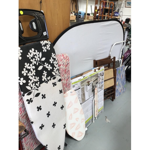 224 - QTY OF KITCHEN ITEMS TO INCLUDE IRONING BOARD, FOLDING TABLE, AIRERS ETC