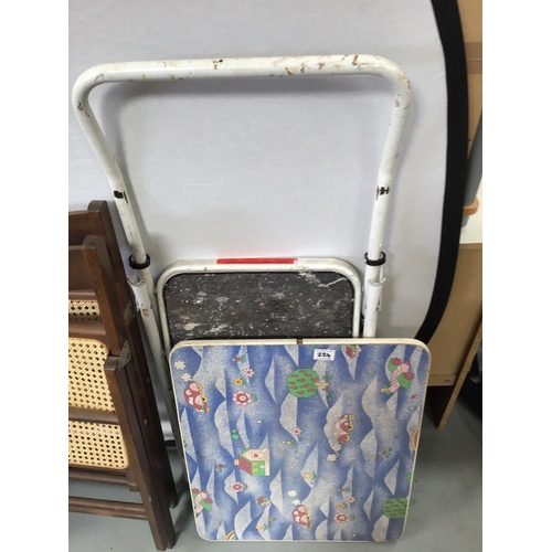 224 - QTY OF KITCHEN ITEMS TO INCLUDE IRONING BOARD, FOLDING TABLE, AIRERS ETC