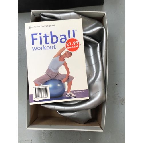 225 - QTY OF EXERCISE ITEMS TO INCLUDE STEPPER, KETTLEBALLS, TRAMPOLINE, DUMBELL SET ETC