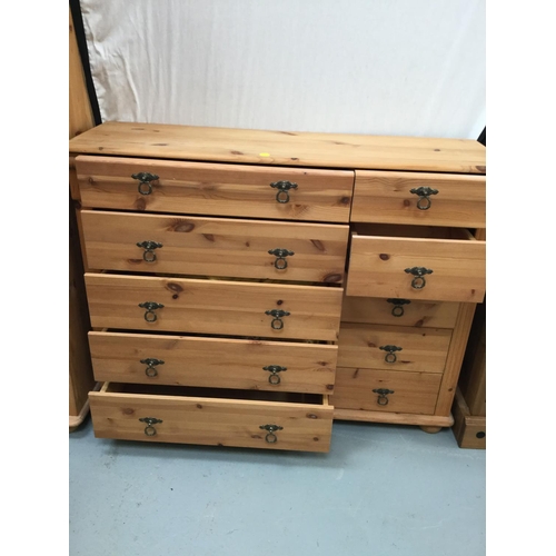 237 - MODERN PINE 10 DRAWER BEDROOM CHEST 44