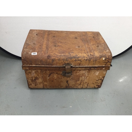 Lot 249       