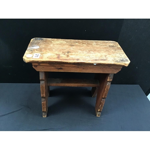 Lot 275       