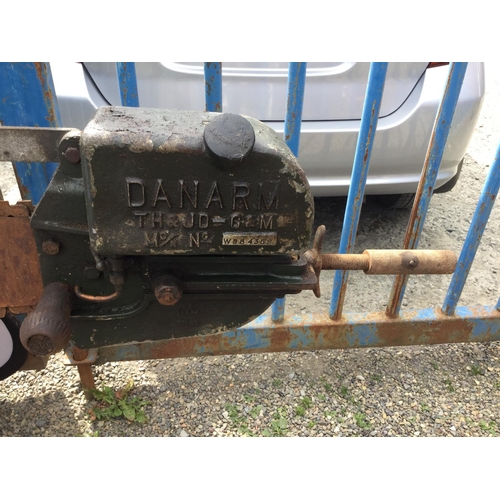66 - DANARM MILITARY PETROL 2 MAN CHAINSAW
 NUMBER - WDB4368