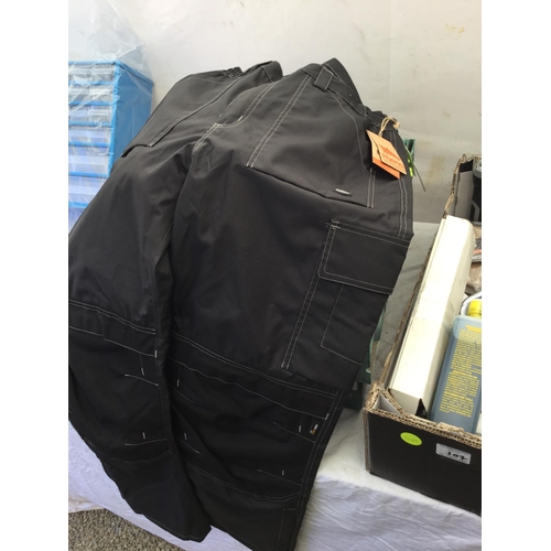 107 - CRATE AND A BOX OF HARDWARE TO INCLUDE SCREW ORGANISER, SPONGES ETC