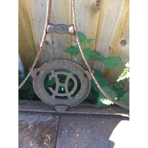181 - VICTORIAN GARDEN ROLLER