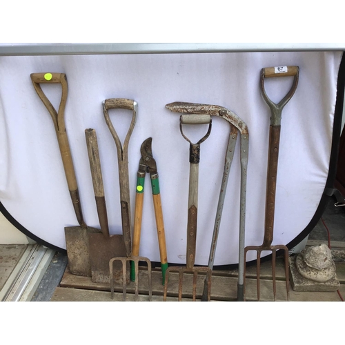 67 - QTY OF VINTAGE FORKS, SPADES, PRUNERS AND EDGING SHEARS