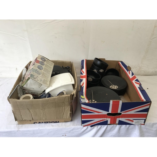 173 - 2 BOXES OF KITCHENWARE TO INCLUDE DINNER SERVICE ELECTRIC WAFFLE MAKER ETC