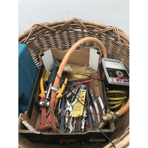 177 - BASKET OF TOOLS TO INCLUDE VAULT METER ETC