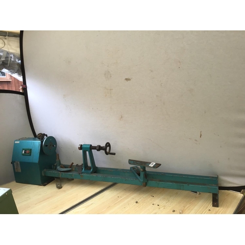 198 - ELECTRIC WOOD TURNING LATHE W/O