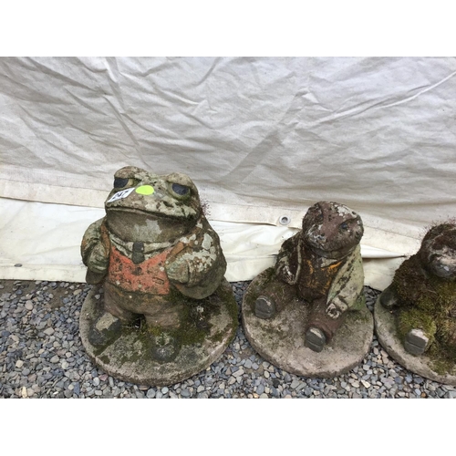 247 - 4 GARDEN ORNAMENTS TO INC FROG BADGERS