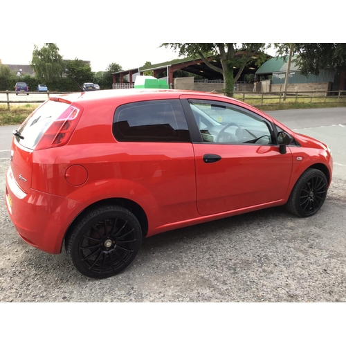 77 - FIAT PUNTO 59 REG
1.4 PETROL
MOT UNTILL 04/05/2022
MILAGE 84169