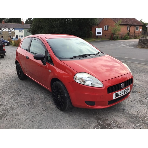 77 - FIAT PUNTO 59 REG
1.4 PETROL
MOT UNTILL 04/05/2022
MILAGE 84169