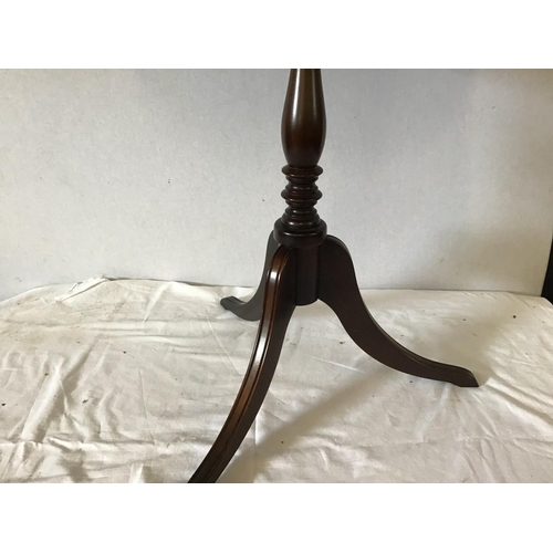 463 - MODERN REPRODUCTION MAHOGANY WINE TABLE