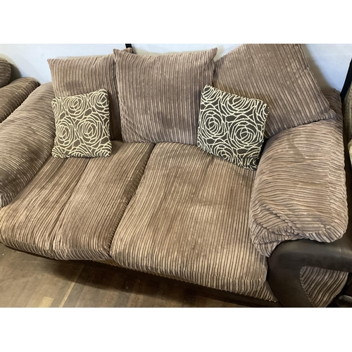 527 - BROWN CORD 2 SEATER SETTEE AND MATCHING CHAIR COMPLETE WITH SCATTER CUSHIONS