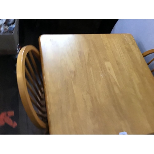 434 - MODERN BEECH KITCHEN TABLE AND 2 MATCHING CHAIRS
29 X 29