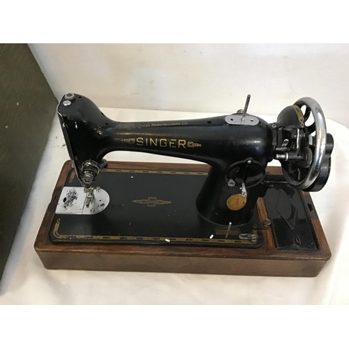 442 - VINTAGE SINGER SEWING MACHINE IN CASE