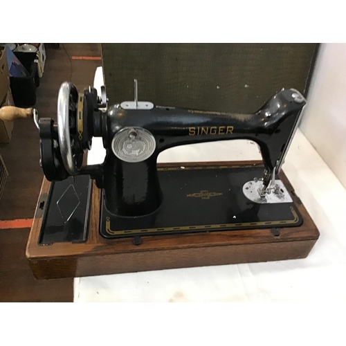 442 - VINTAGE SINGER SEWING MACHINE IN CASE