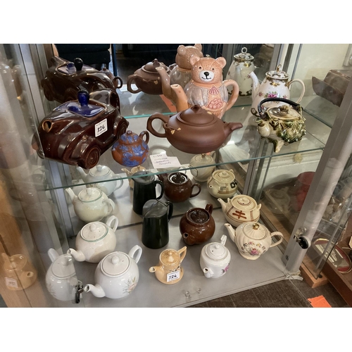 326 - QTY OF NOVELTY TEA POTS ETC