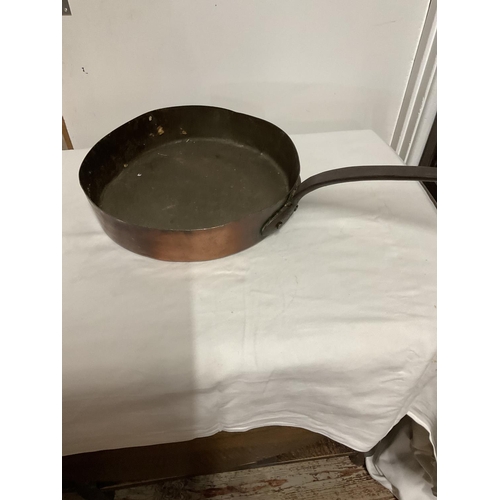 339 - LARGE GEORGIAN COPPER PAN AND HEAVY BRASS MORTAR AND PESTLE