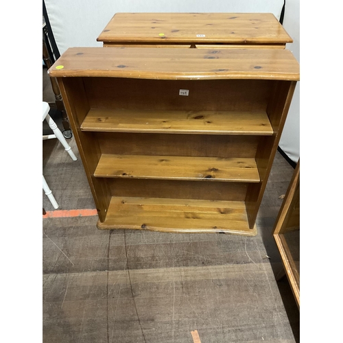 545 - 2 OVER 3 MODERN PINE BEDROOM CHEST AND 3 TIER BOOKCASE
35 X 17