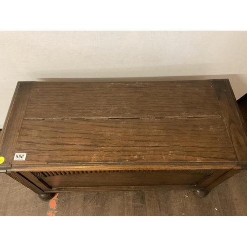 556 - VINTAGE OAK BLANKET BOX (SPLIT TO TOP)
36 X 16