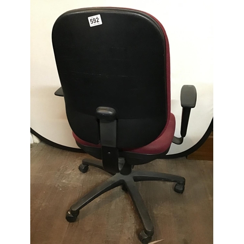 592 - OFFICE SWIVEL  ARMCHAIR