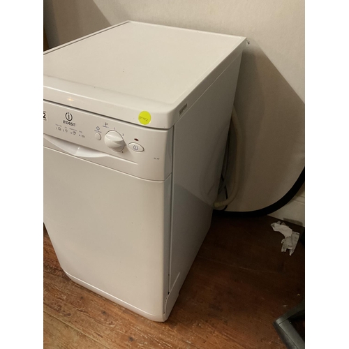 622 - INDESIT SLIMLINE DISHWASHER W/O
24 X 18