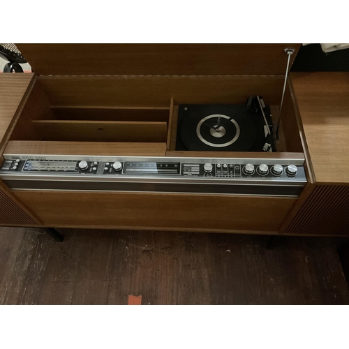 415 - RETRO TEAK CASED DECCA SRG899 RADIOGRAM W/O