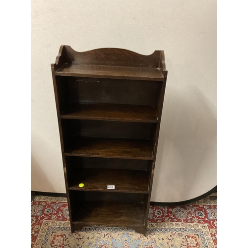 633 - SMALL OAK BOOKCASE A/F
18 X 7